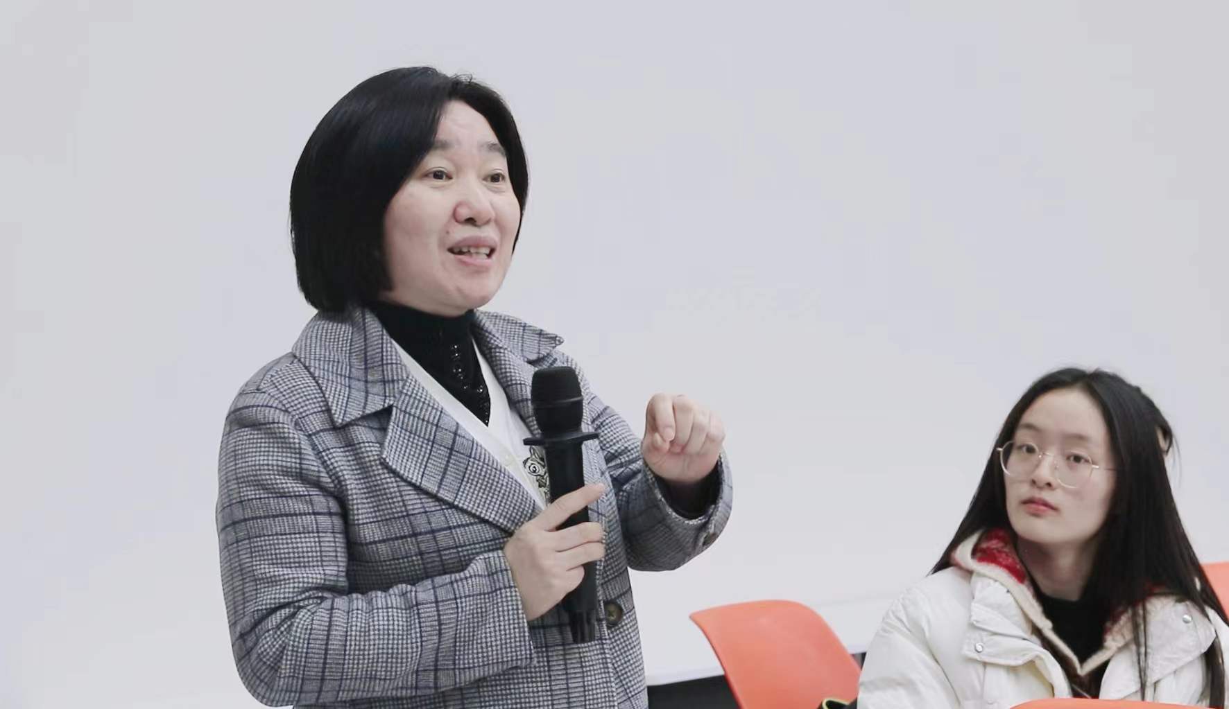 65E1B9085C5EF2AC16691C1A5D9_5D0D8AD5_19946